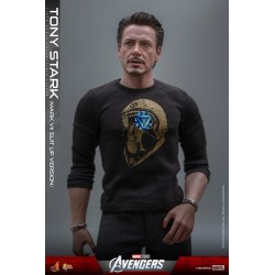 Tony Stark (Mark VII Suit-Up Version) Hot Toys